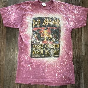 Def Leppard shirt